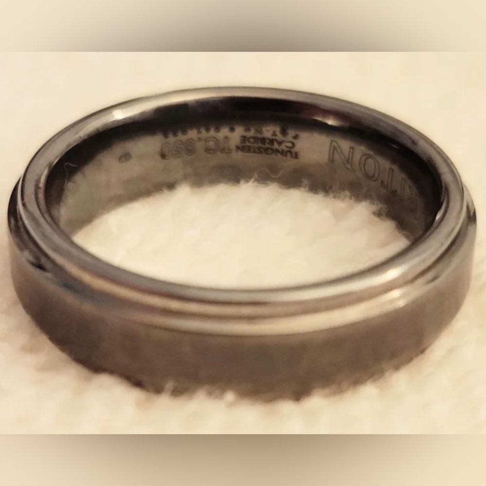 Triton brushed/beveled edge tungsten band